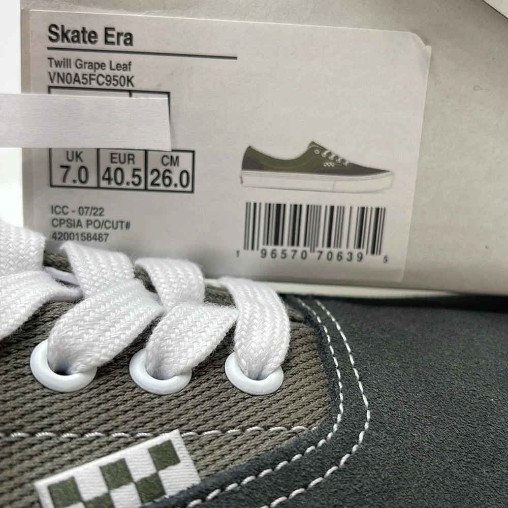 Vans WMNS Skate Era Twill Grape Leaf
VN0A5FC950K
Snea - Picture 16 of 16